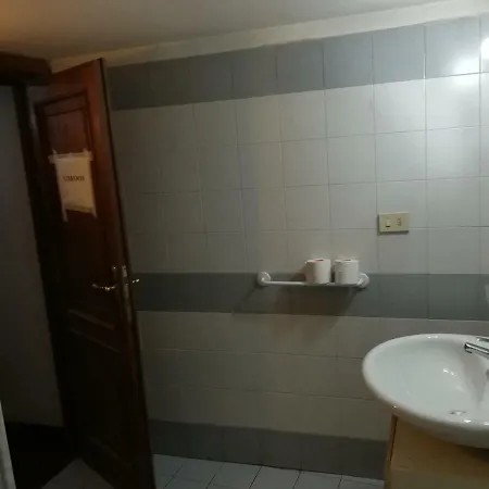 Da Elena Konukevi Roma